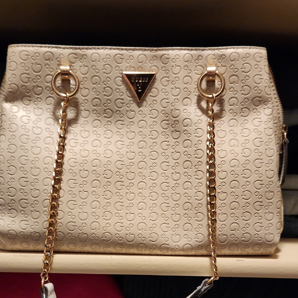 GUESS Beige Shoulder Bag with Gold Chain